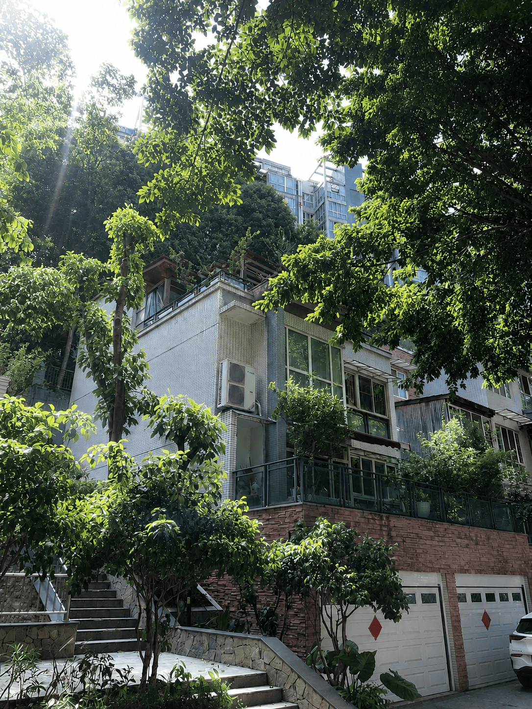 保亭岛居岁月从容升级：小小岛老别墅加装蒂升悦行款电梯
